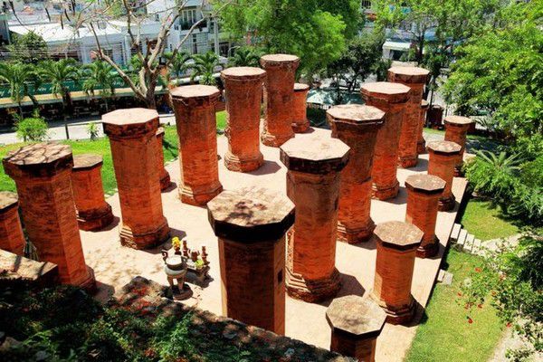 Tháp Bà Ponagar - lối kiến trúc Chăm Pa đầy ấn tượng Tháp Bà Ponagar - lối kiến trúc Chăm Pa đầy ấn tượng