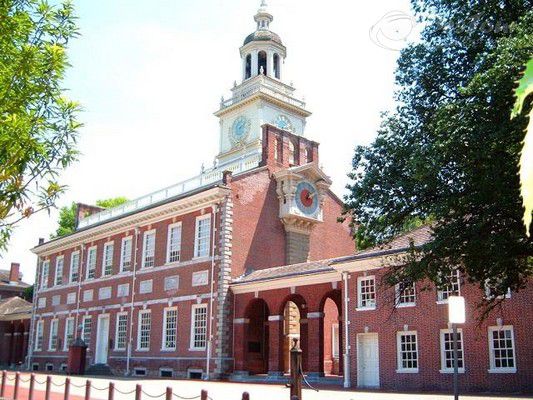 Tòa nhà độc lập - dấu tích lịch sử trường tồn Tòa nhà độc lập - dấu tích lịch sử trường tồn