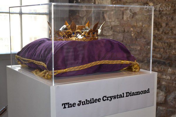 Tòa tháp London đầy kỳ bí sừng sững giữa bầu trời Anh Tòa tháp London đầy kỳ bí sừng sững giữa bầu trời Anh