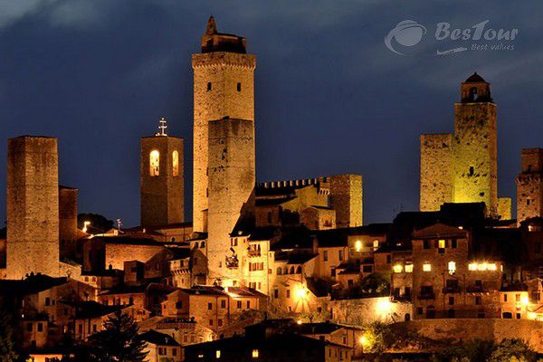 Trung tâm lịch sử San Gimignano - cỗ máy thời gian của nước Ý Trung tâm lịch sử San Gimignano - cỗ máy thời gian của nước Ý
