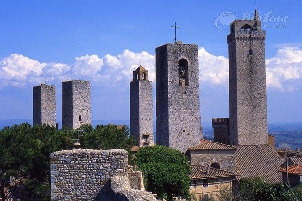 Trung tâm lịch sử San Gimignano - cỗ máy thời gian của nước Ý Trung tâm lịch sử San Gimignano - cỗ máy thời gian của nước Ý