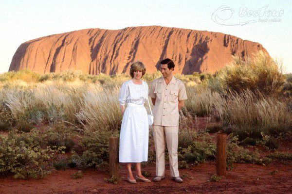 Khám phá những khối đá huyền thoại với vùng Uluru Khám phá những khối đá huyền thoại với vùng Uluru