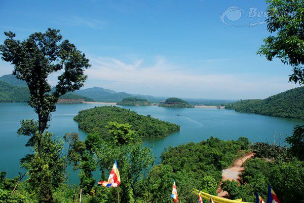 Kinh nghiệm du lịch Lăng Cô Huế không phải ai cũng biết Kinh nghiệm du lịch Lăng Cô Huế không phải ai cũng biết